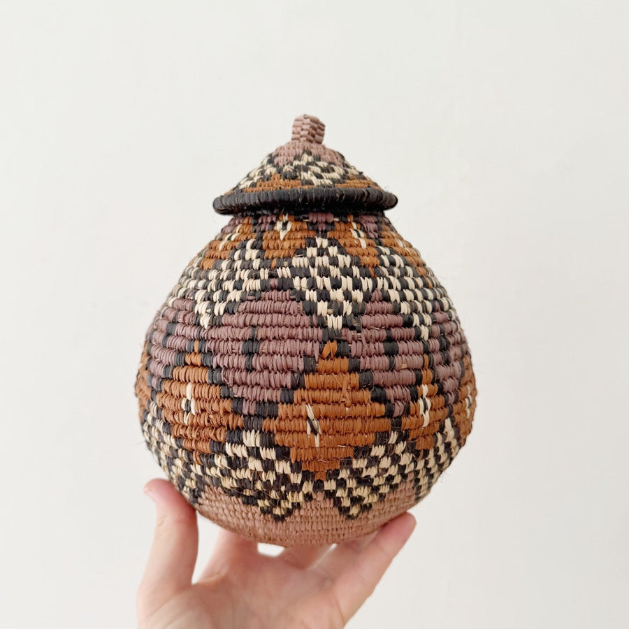 Lidded Zulu Basket #F006