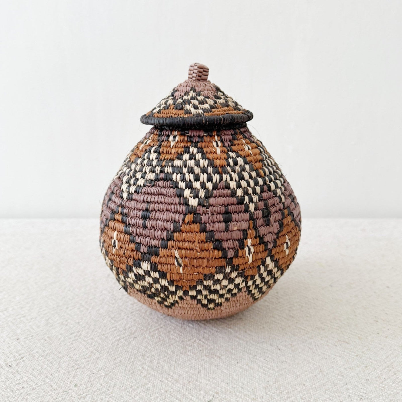 Lidded Zulu Basket #F006