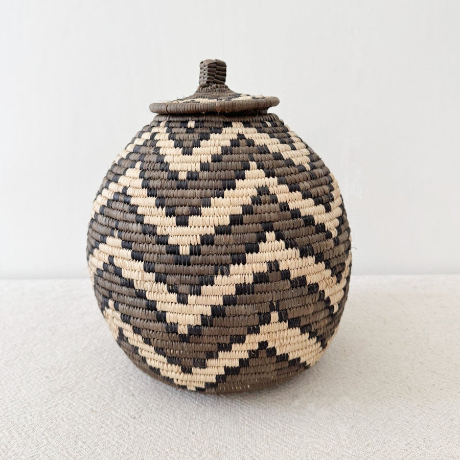 Lidded Zulu Basket F008 - Amsha