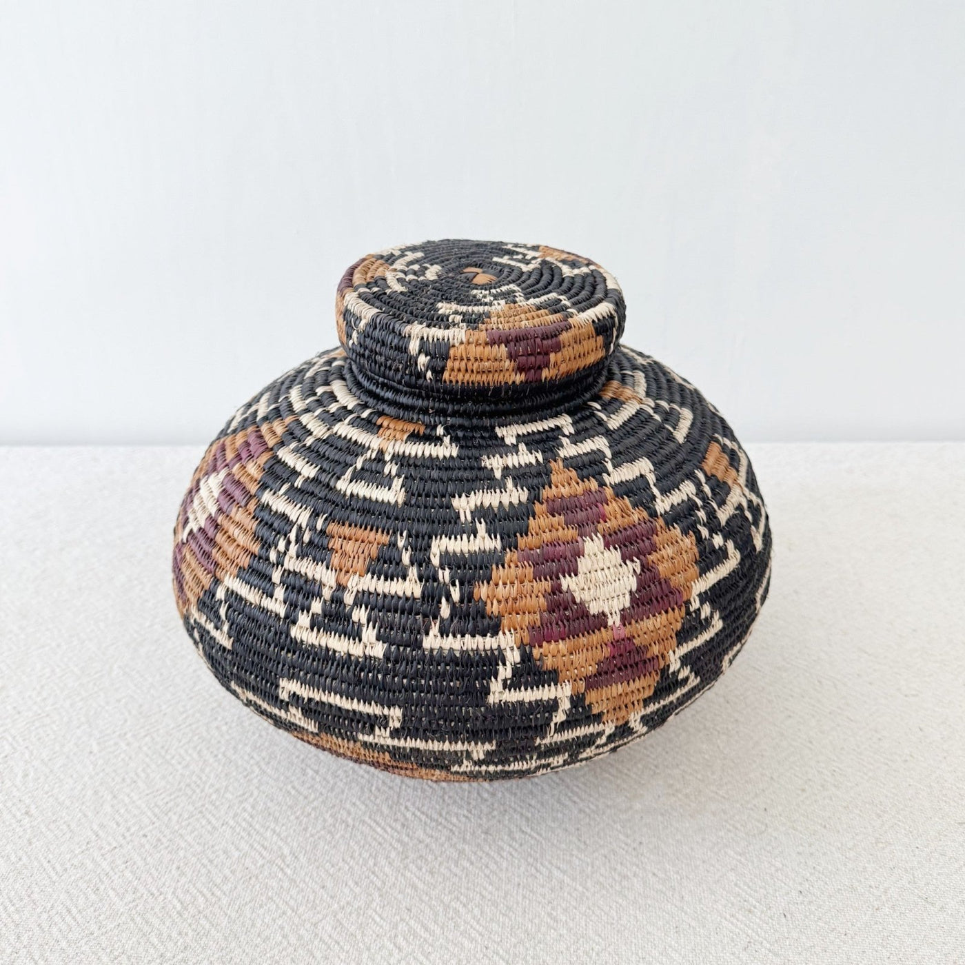 Lidded Zulu Basket #F011