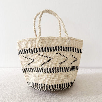 Medium Sisal Tote:B & W Arrow - Amsha