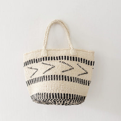 Medium Sisal Tote:B & W Arrow - Amsha