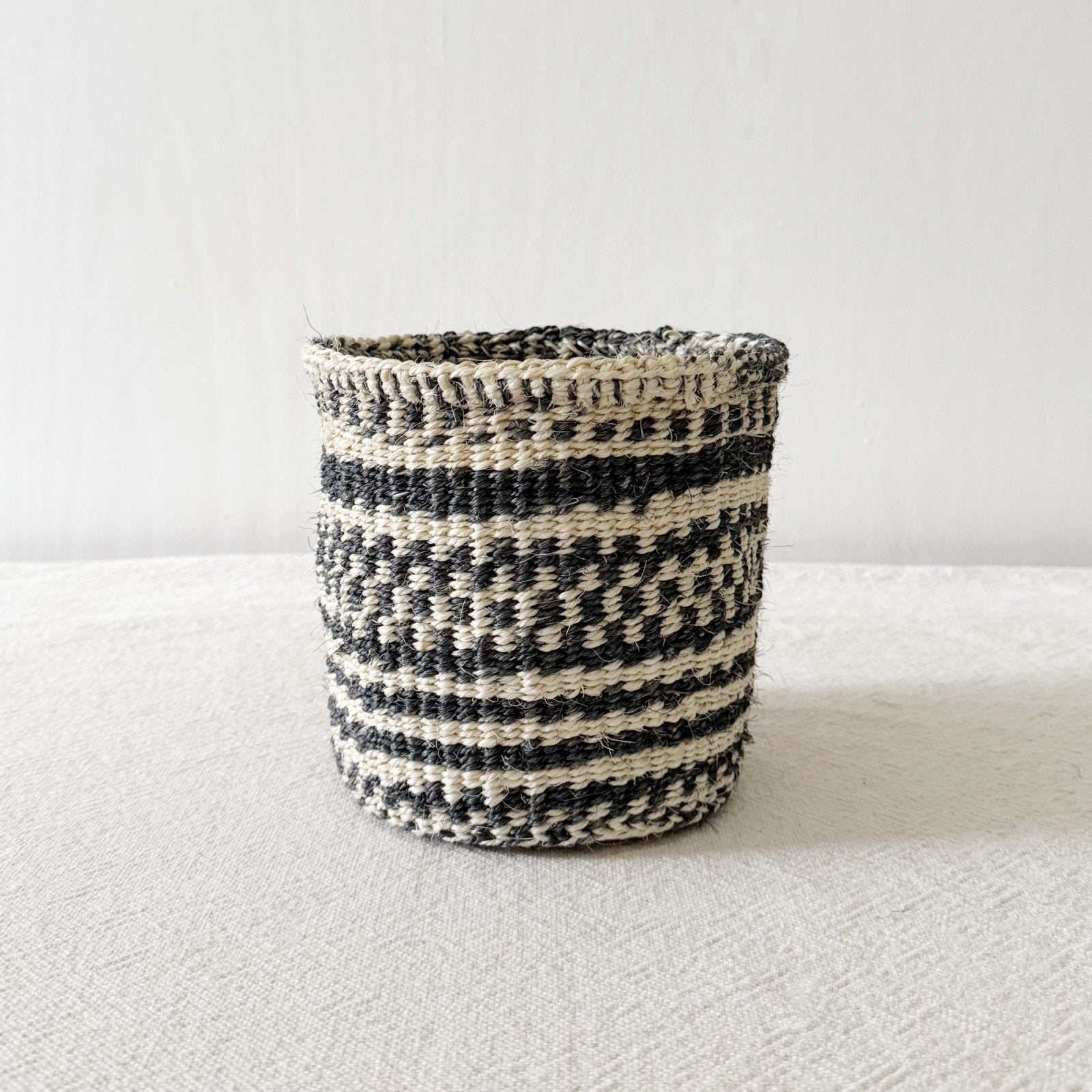 Storage Plant Basket: Charcoal Swirl - Amsha