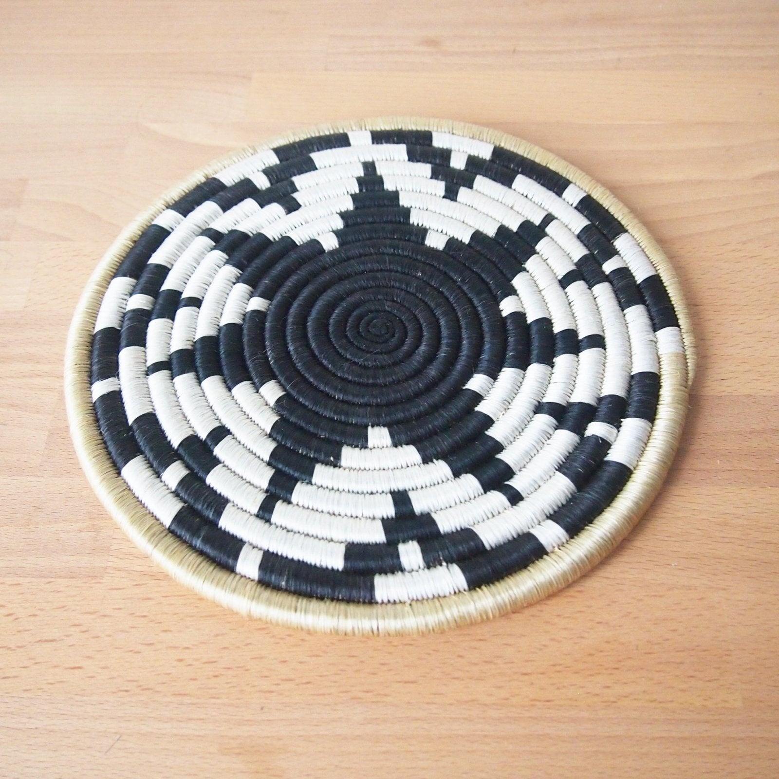 Chwele Trivet - Amsha
