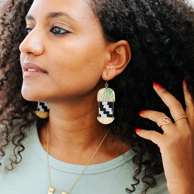 Kulinda Earrings: Agate - Amsha
