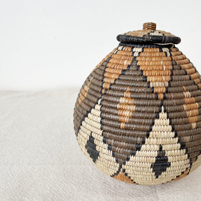 Lidded Zulu Basket #L02 - Amsha