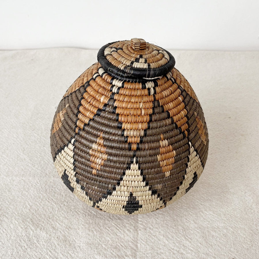 Lidded Zulu Basket #L02