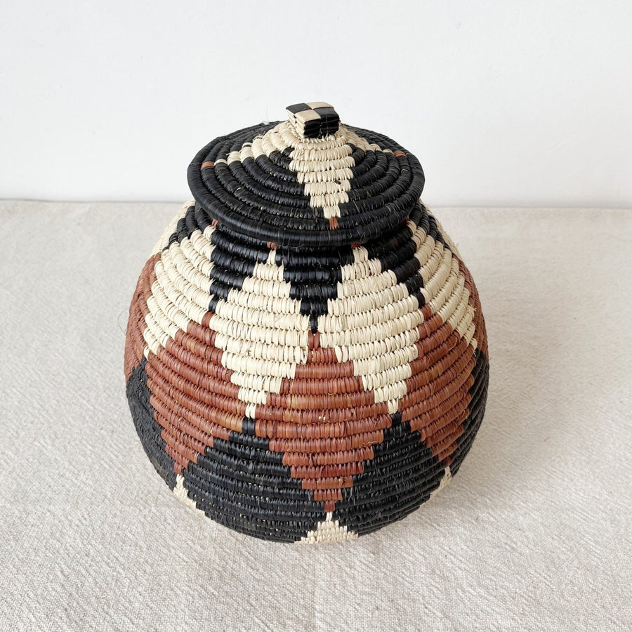 Lidded Zulu Basket #L52 - Amsha