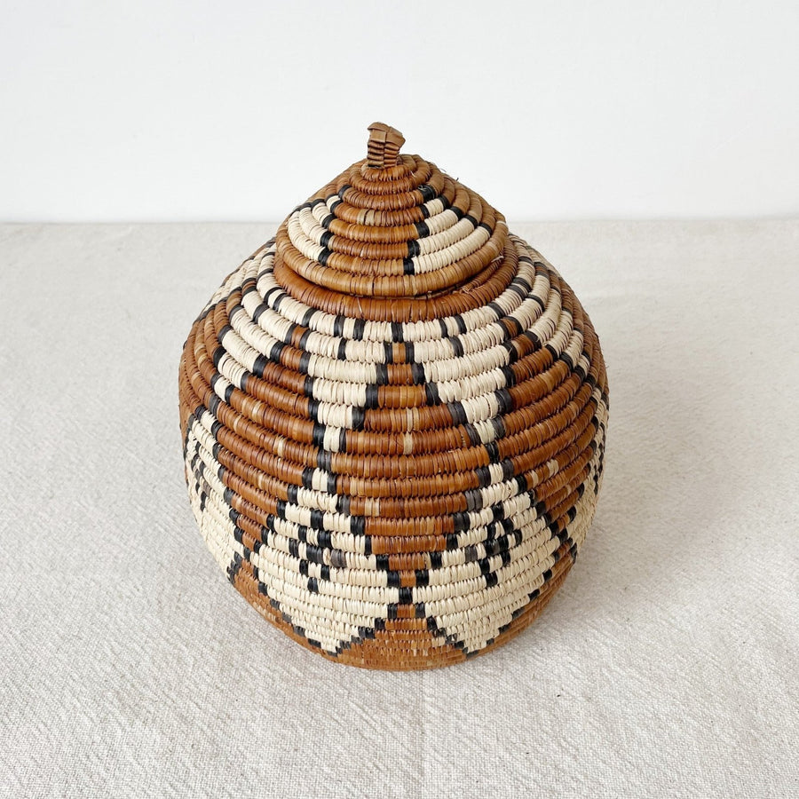 Lidded Zulu Basket #L60