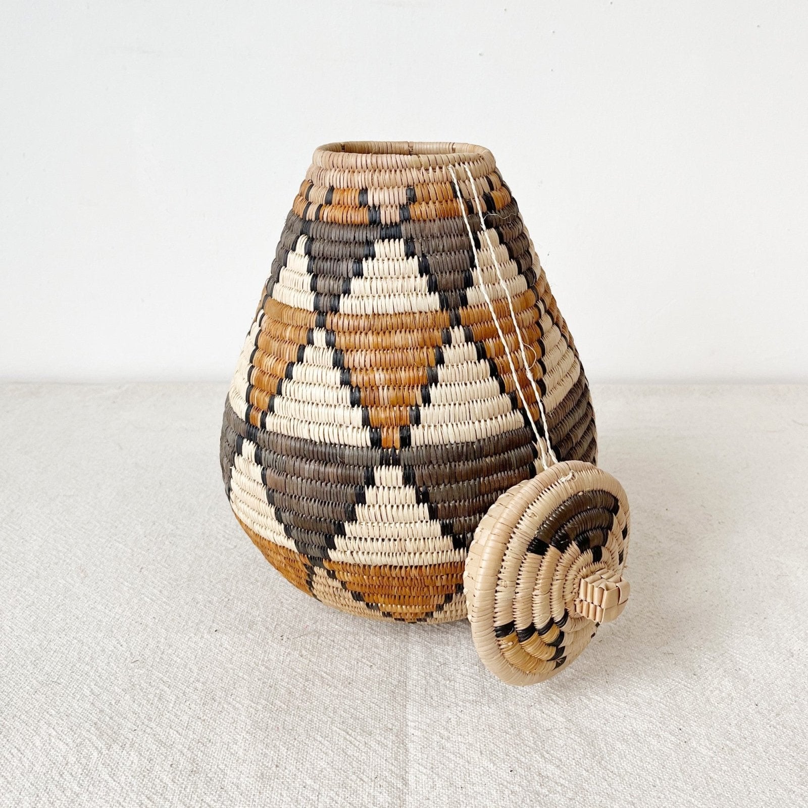 Lidded Zulu Basket #L61 - Amsha