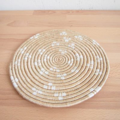 Ntamba Trivet - Amsha