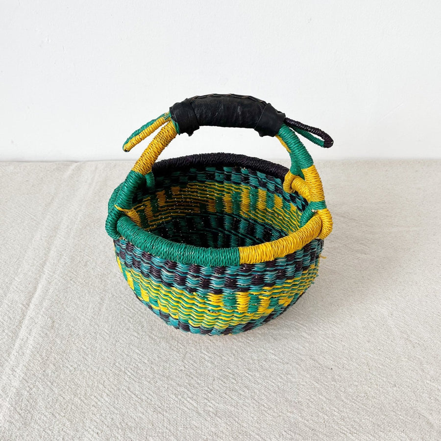 Small Market Basket #007 - Amsha