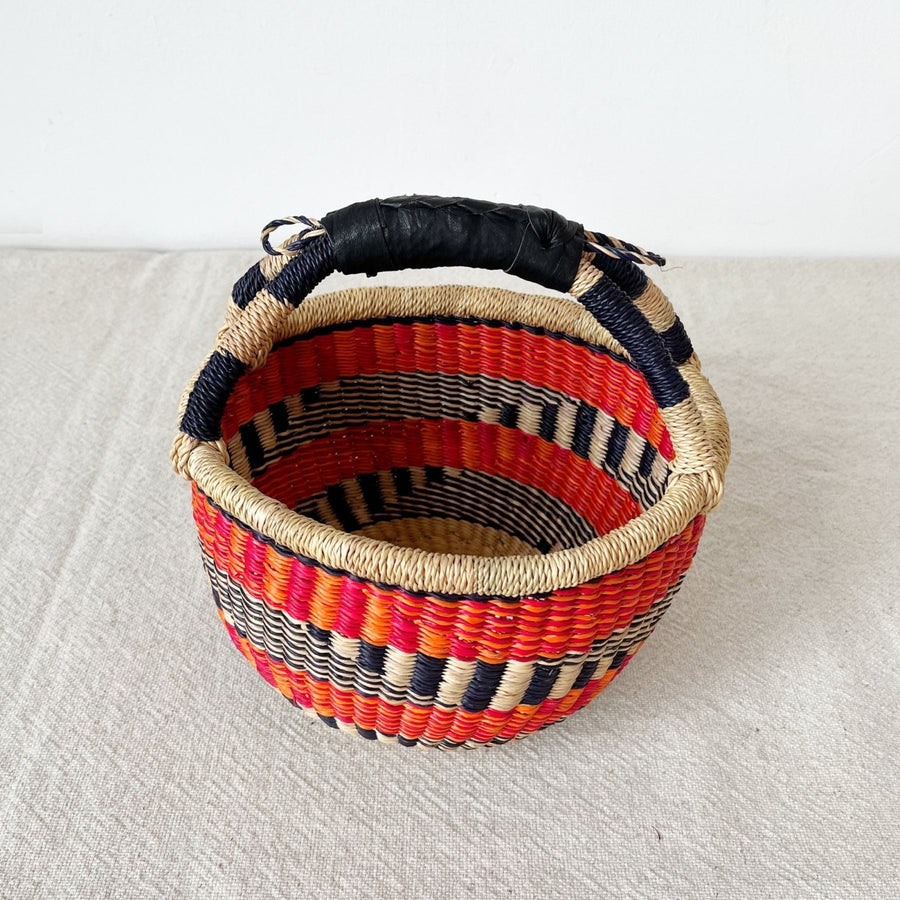 Small Market Basket #019 - Amsha