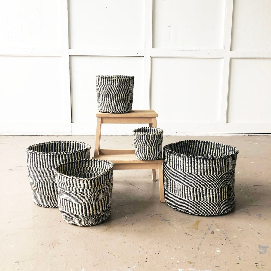 Storage Plant Basket: Dots & Dash