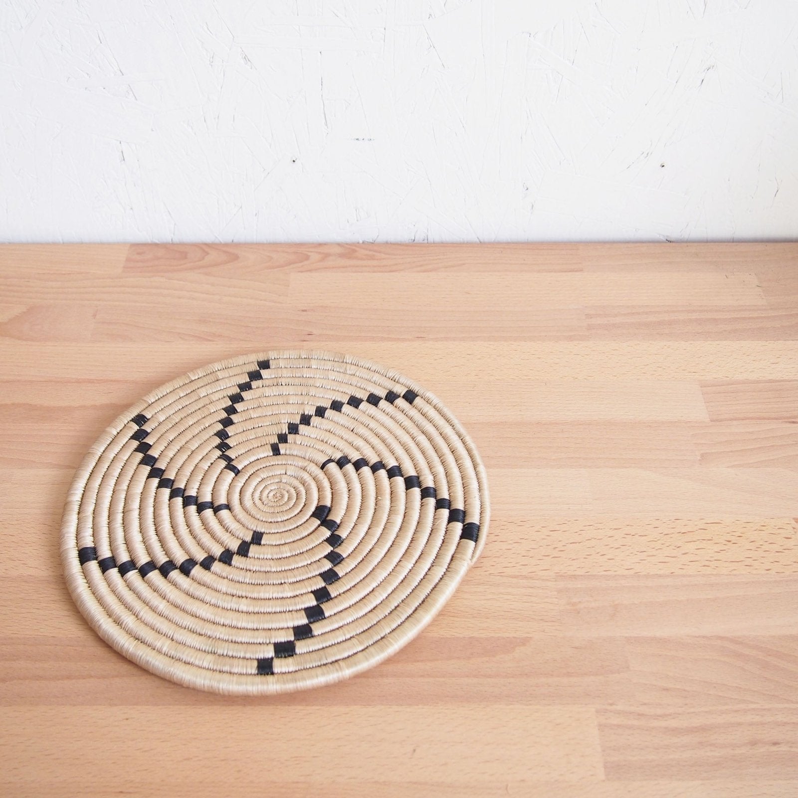 Tanga Trivet - Amsha