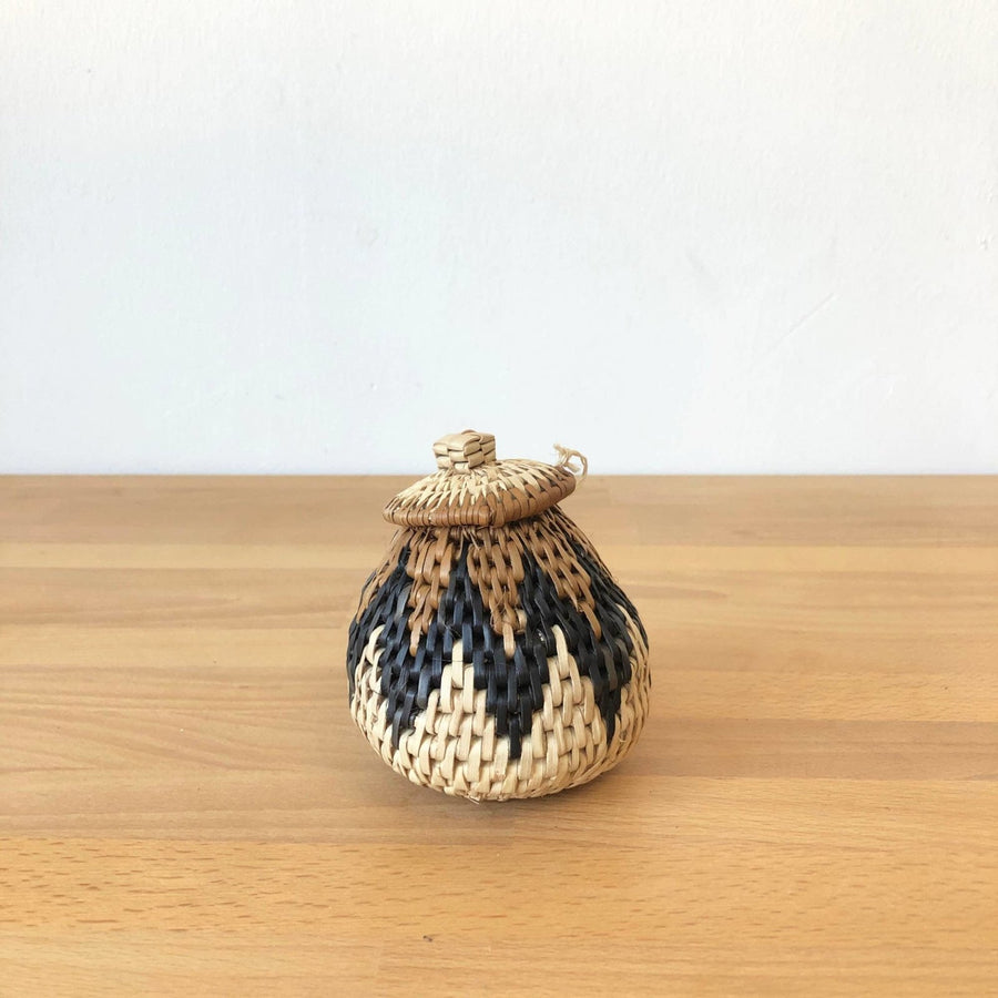 Zulu Mini Lidded Basket 3-4" (Assorted) - Amsha